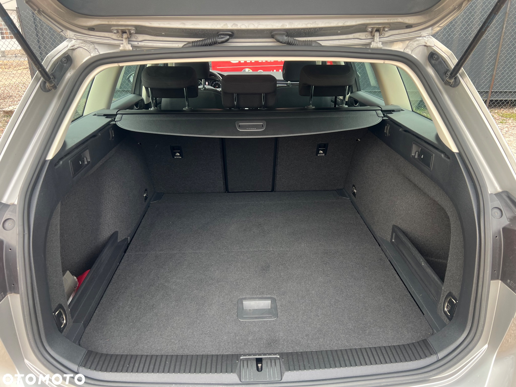 Volkswagen Passat - 36