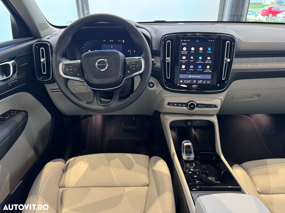 Volvo XC 40 B3 AT FWD MHEV Plus Dark - 12