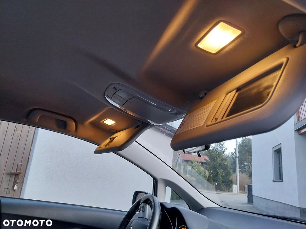 Toyota Auris 1.6 Executive - 26