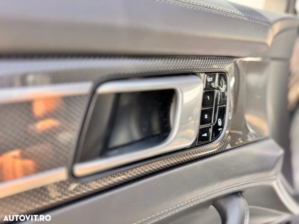 Porsche Panamera 4S Sport Turismo - 19