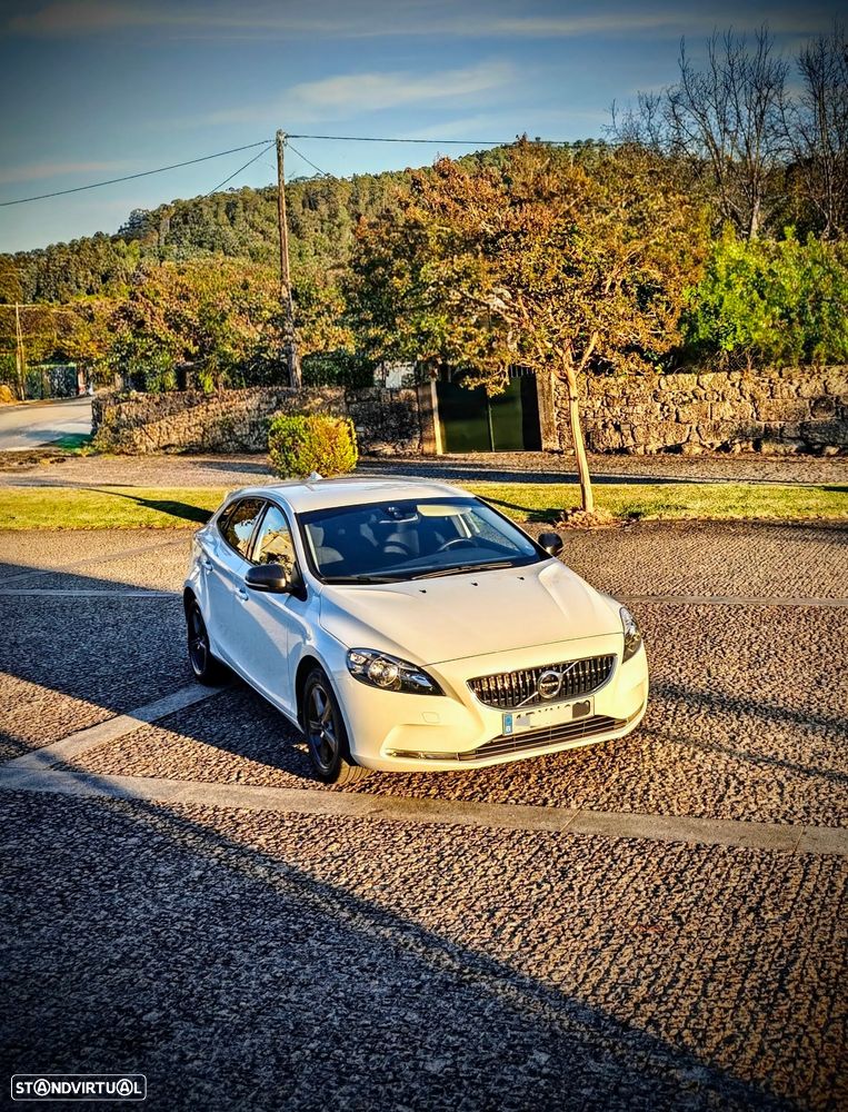 Volvo V40 D3 Momentum - 31