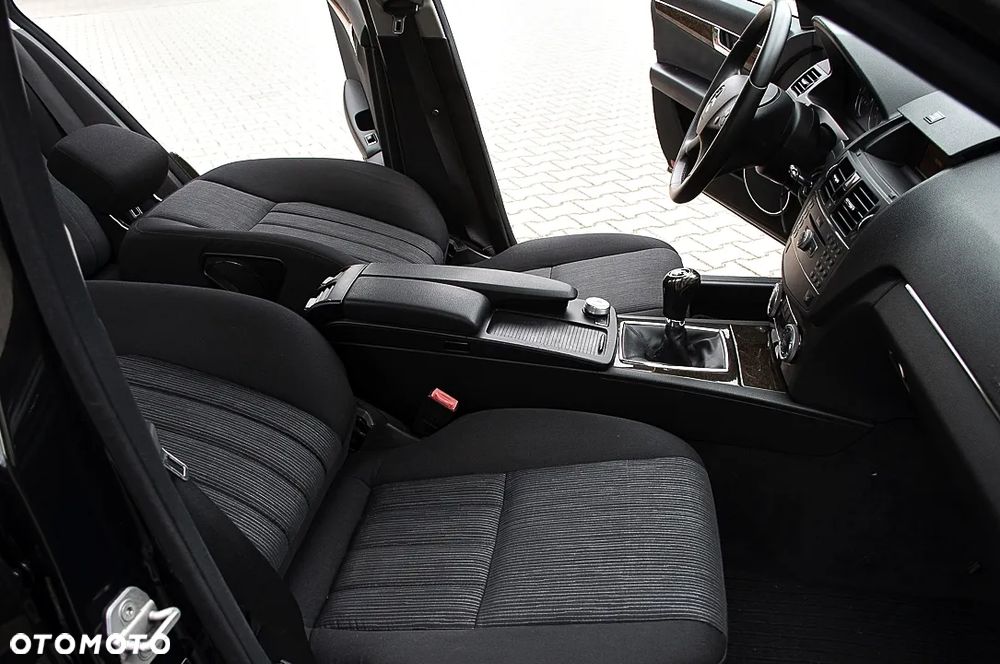 Mercedes-Benz Klasa C 180 Kompressor Elegance - 23
