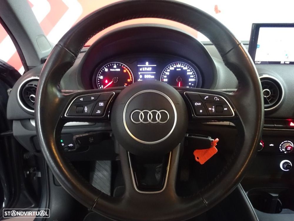 Audi A3 Limousine 30 TDI - 14