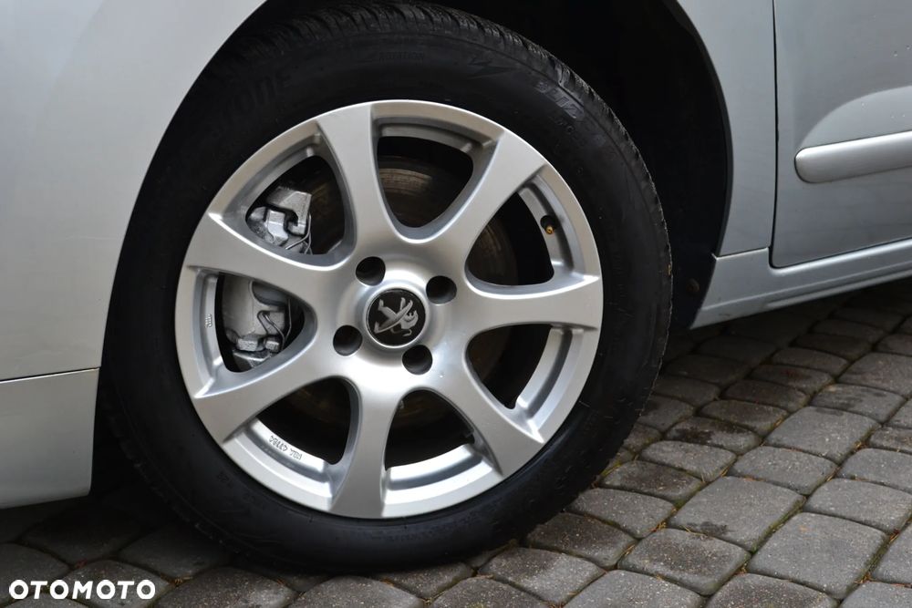 Peugeot 5008 1.6 THP Active 7os - 29