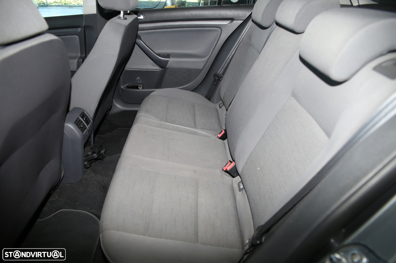 VW Golf 1.9 TDi BlueM. Confortline - 12