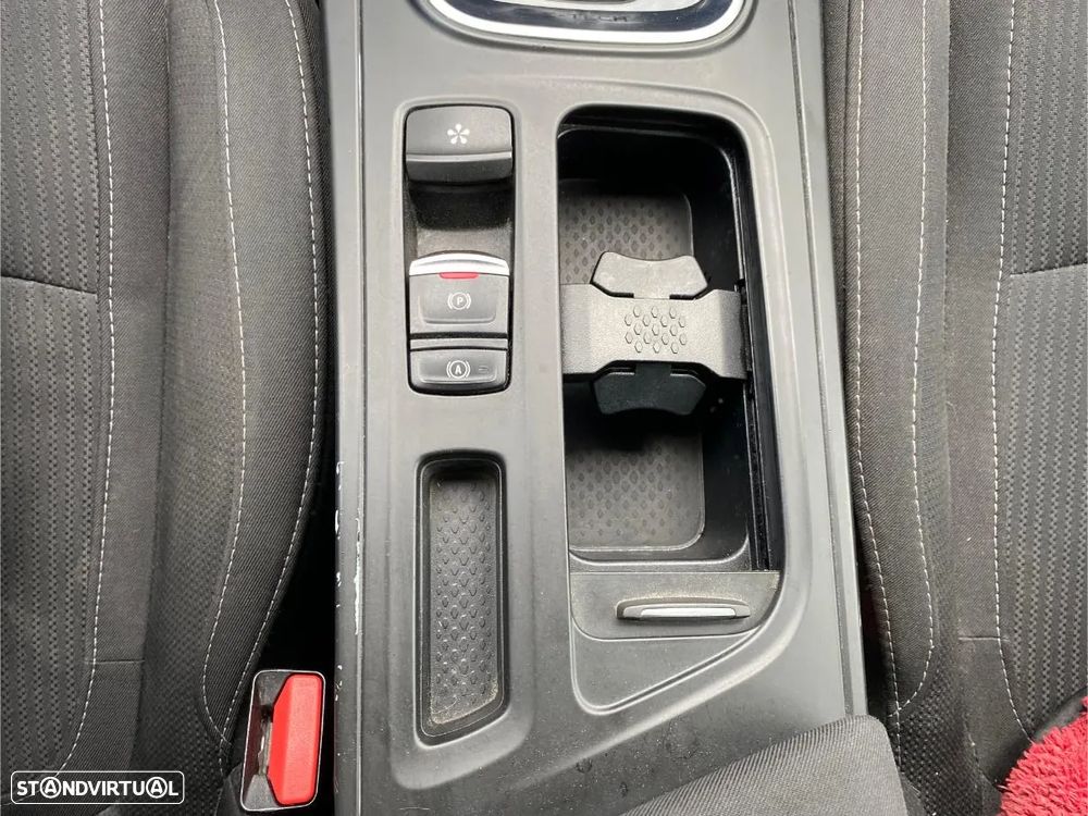 Renault Mégane Sport Tourer E-TECH Plug-in 160 INTENS - 24