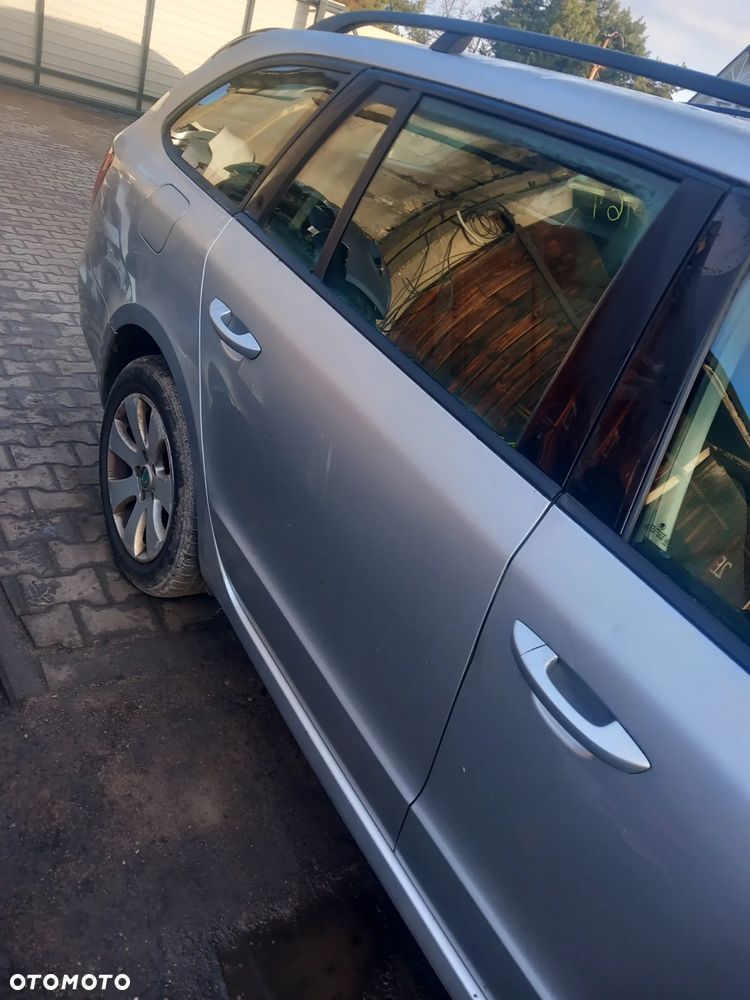 Drzwi Skoda SuperB II - 2