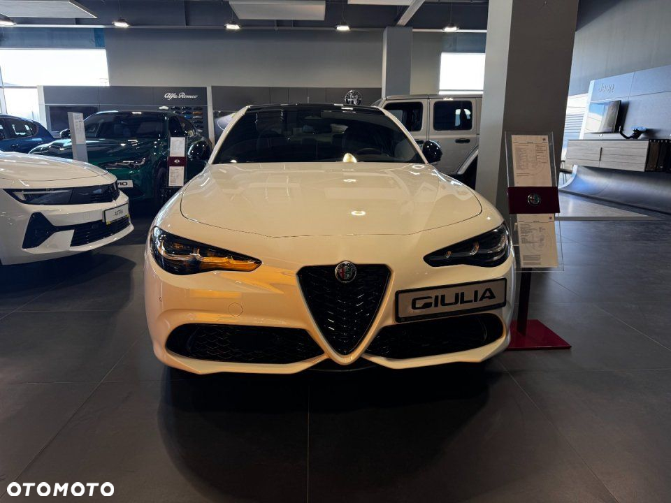 Alfa Romeo Giulia - 5