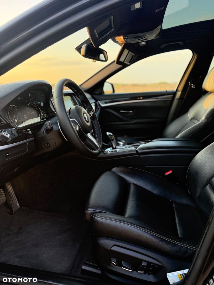 BMW Seria 5 525d xDrive - 27