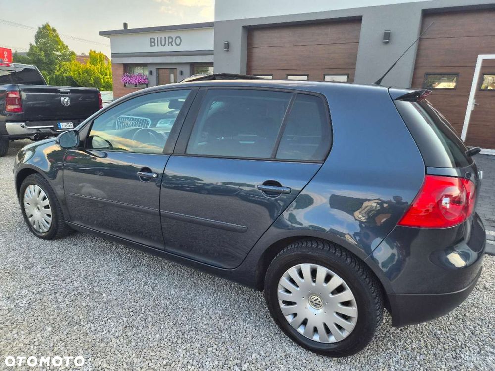 Volkswagen Golf - 6