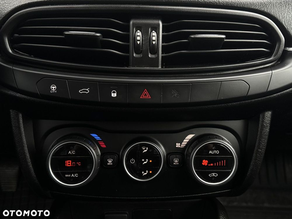 Fiat Tipo 1.4 16V Lounge EU6d - 17