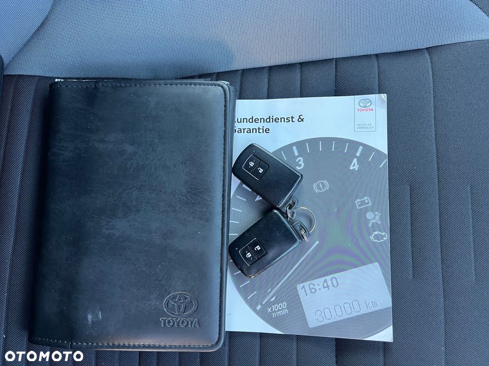 Toyota Auris 1.8 VVT-i Hybrid Automatik Comfort - 36