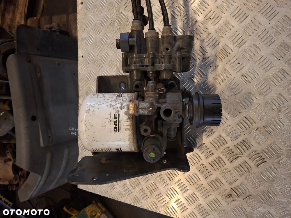 ZAWÓR APM,OSUSZACZ POWIETRZA 17,5 8 SZPILEK DAF LF 220 EURO 6 - 5