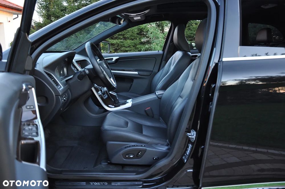 Volvo XC 60 D5 AWD Geartronic Summum - 21
