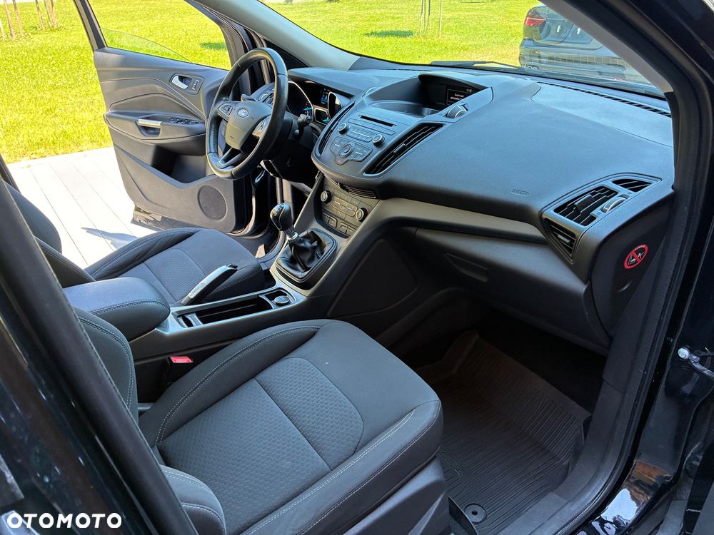 Ford Kuga - 12