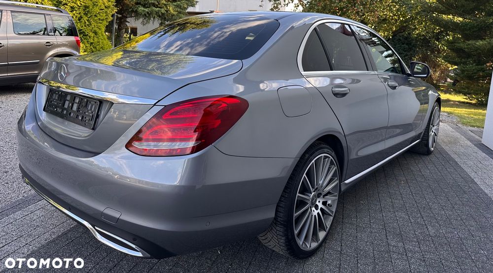Mercedes-Benz Klasa C 180 7G-TRONIC - 11