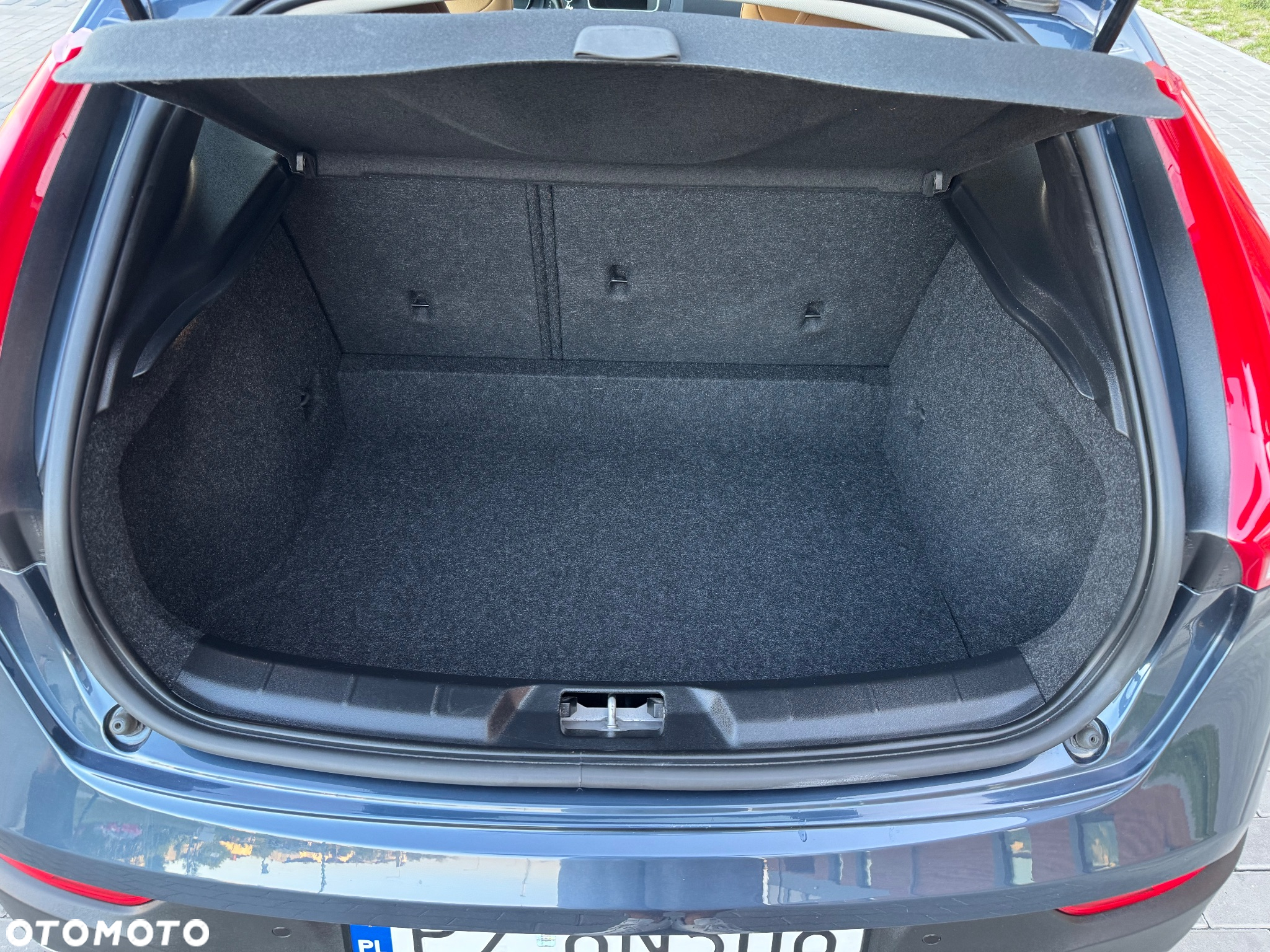 Volvo V40 Cross Country T3 Geartronic Momentum - 35