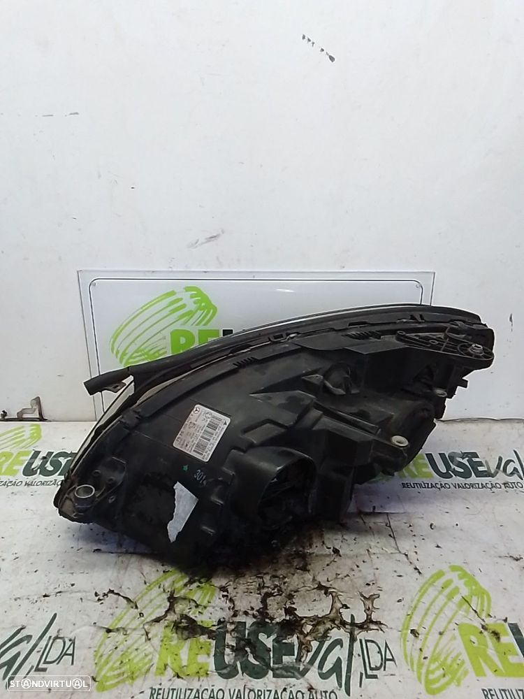 Ótica Dto Mercedes-Benz C-Class (W204) - 2