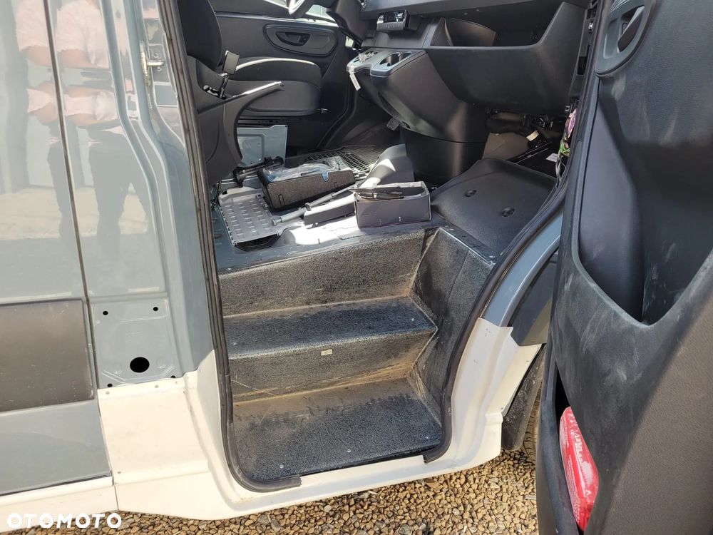 Mercedes-Benz Sprinter - 7