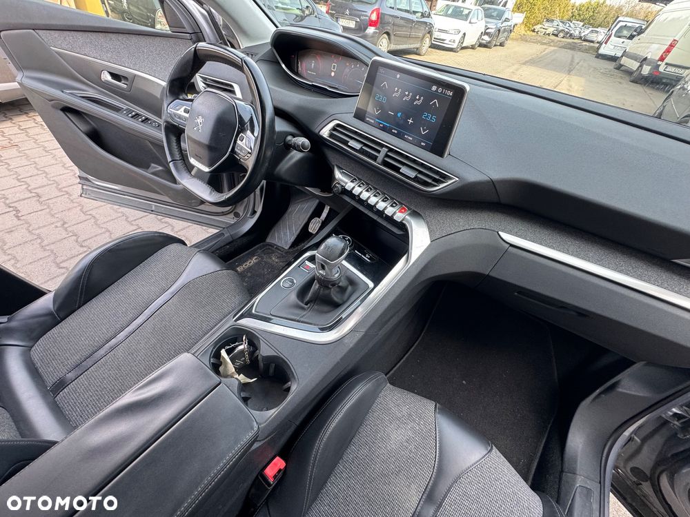 Peugeot 3008 PureTech 130 Stop & Start GPF Allure - 11