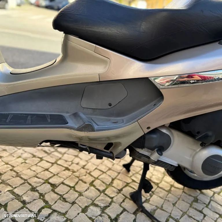 Piaggio X 8 200 - 24