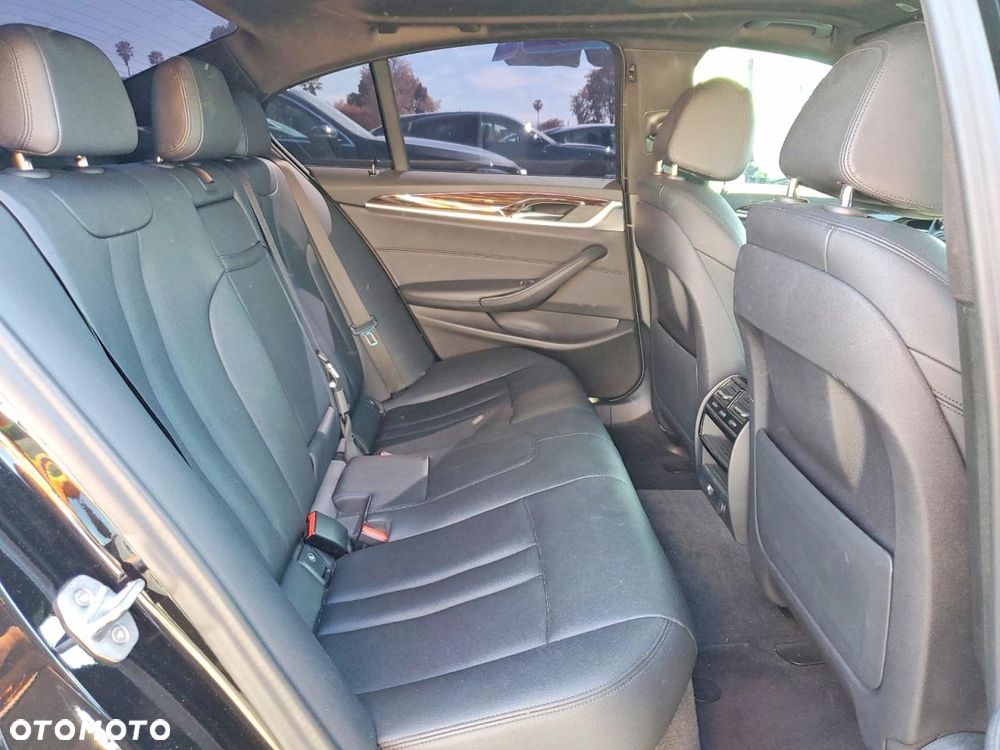 BMW Seria 5 530i Sport Line - 10