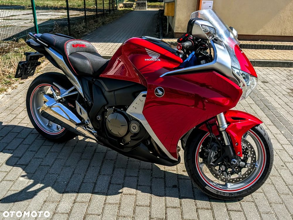 Honda VFR - 2