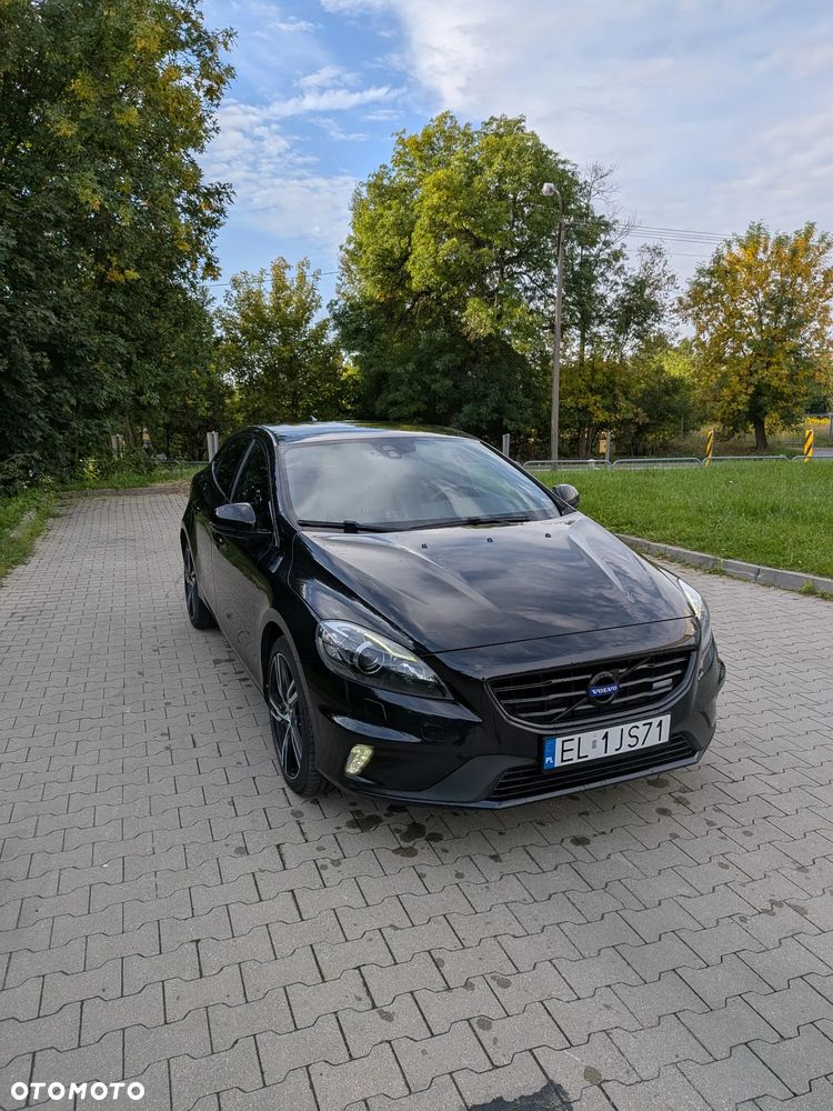 Volvo V40 D3 R-Design Summum - 1