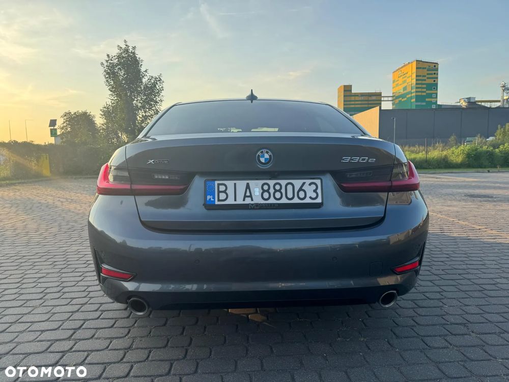 BMW Seria 3 330e PHEV xDrive - 8