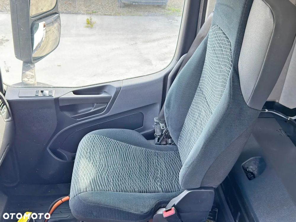 Mercedes-Benz ROCS 3743 * POMPA DO BETONU 25 m + PILOT * STAN BDB / 8x4 - 9