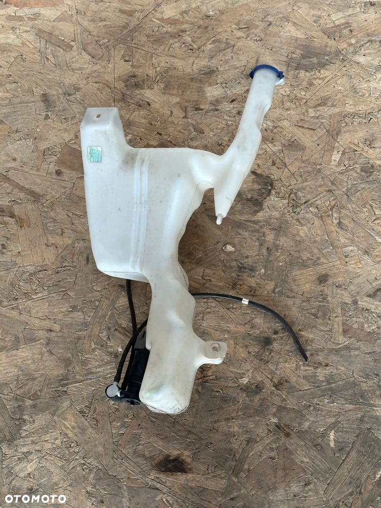 ZBIORNICZEK SPRYSKIWACZY FORD FIESTA MK7   8A61-17B613-AD - 2