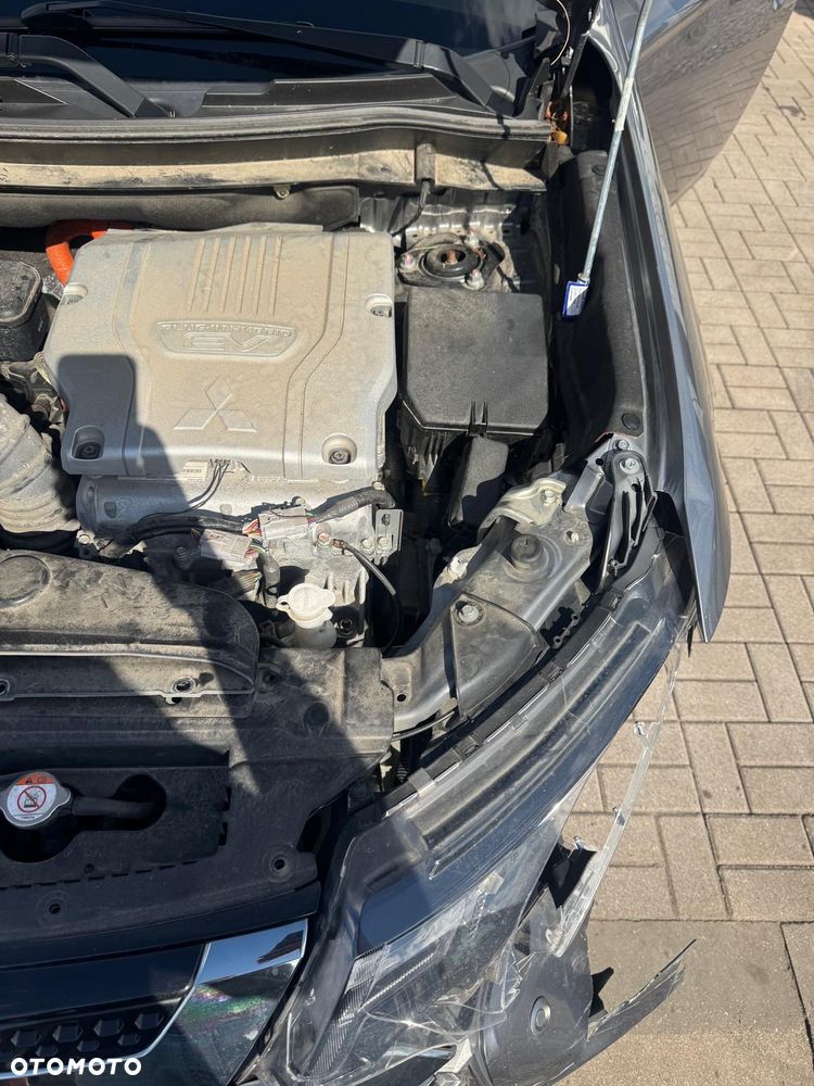 Mitsubishi Outlander 2.4 4WD Diamant - 9