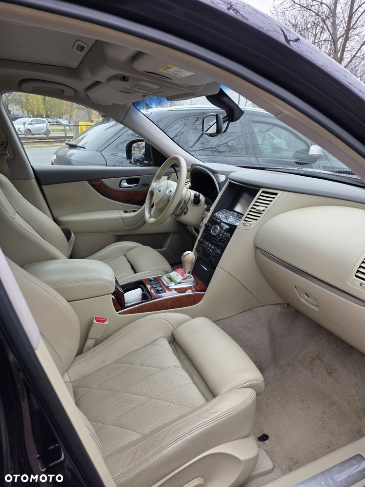 Infiniti QX70 - 3