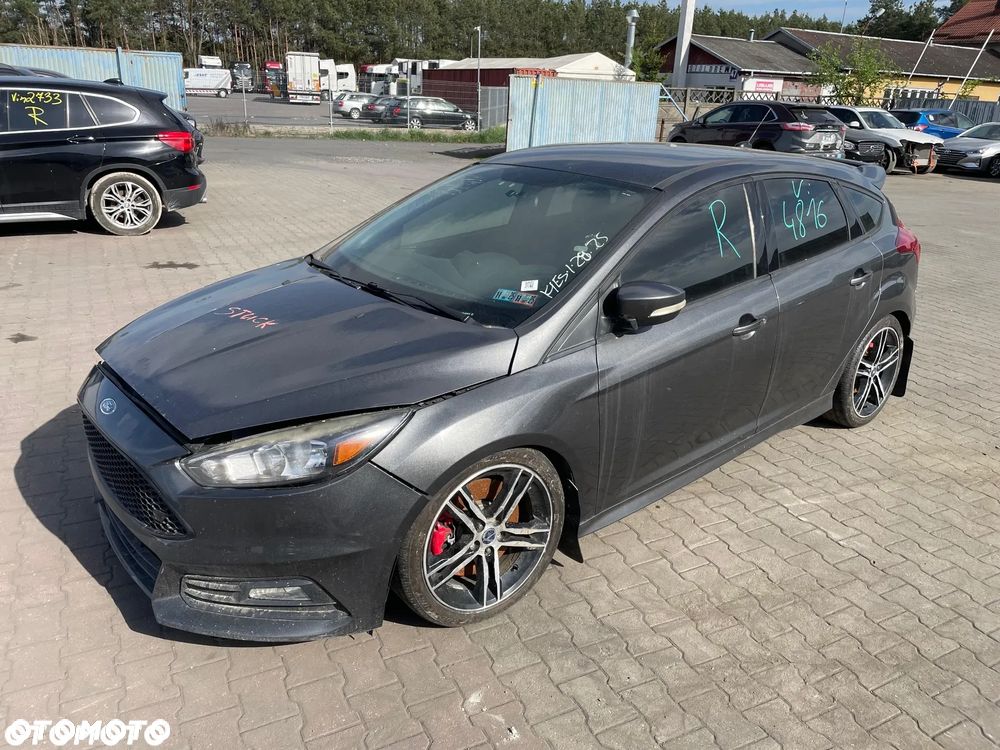 Ford Focus 2.0 EcoBoost ST - 8
