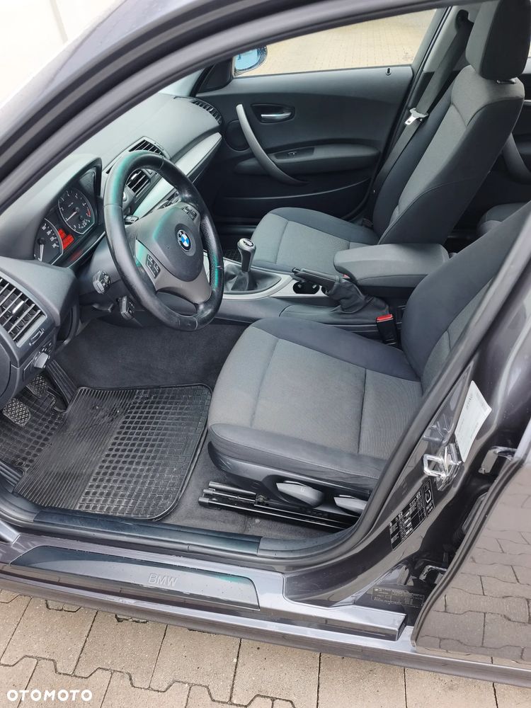 BMW Seria 1 118i - 12