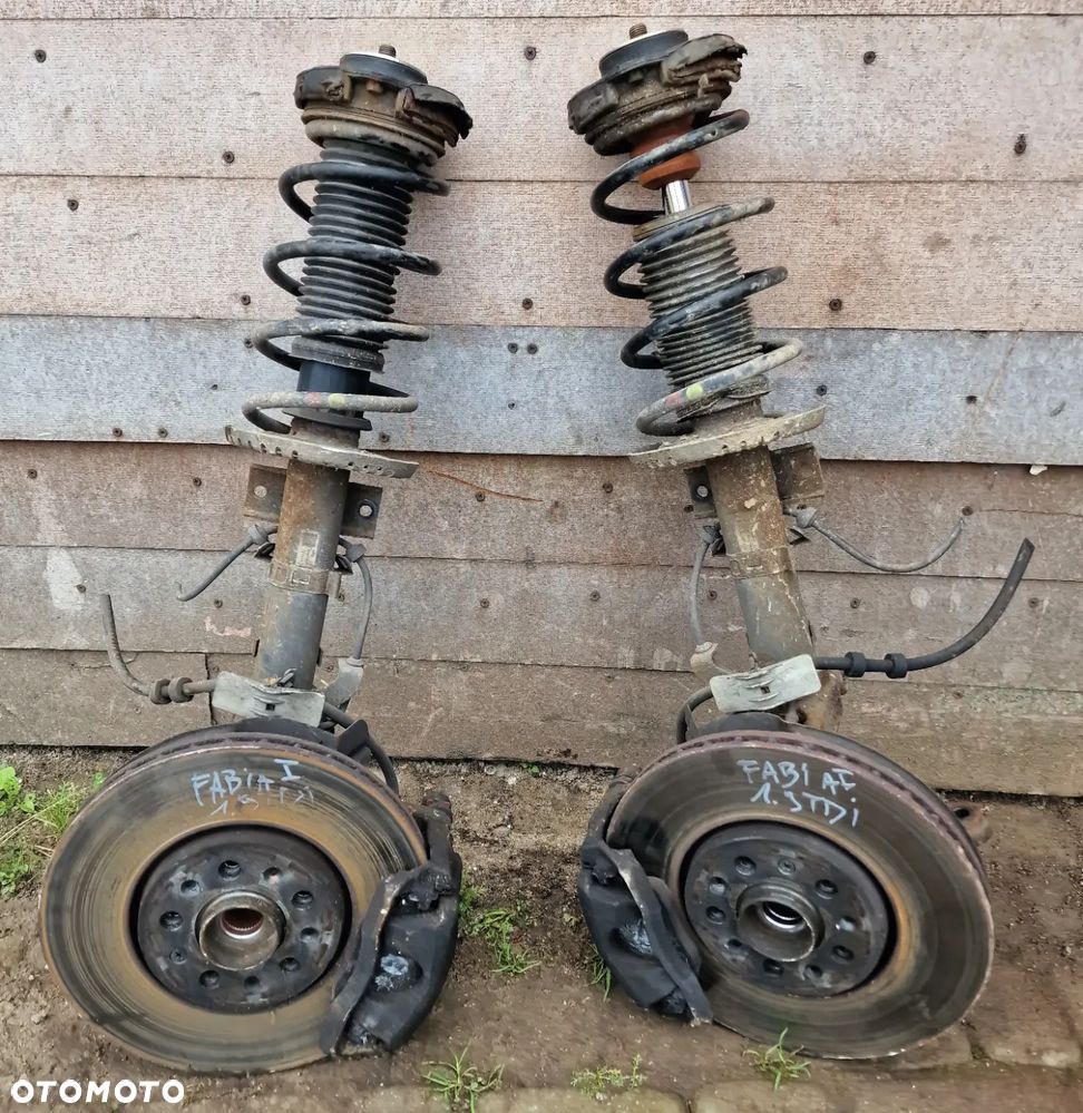 ZWROTNICA PRAWA SKODA FABIA I 1.9 TDI - 2