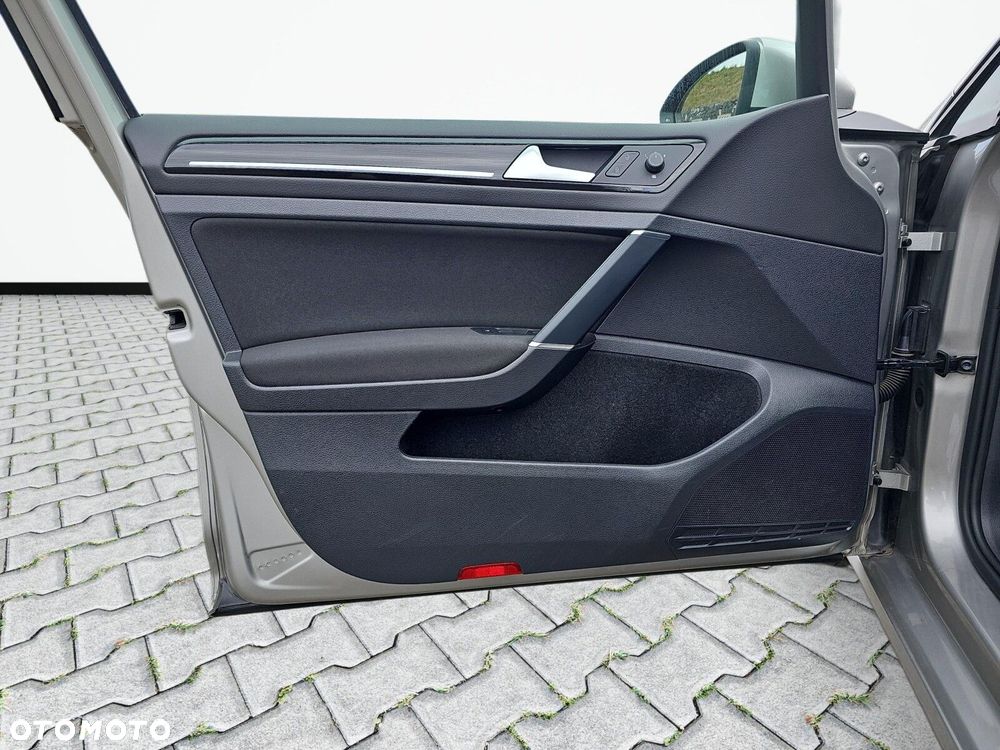 Volkswagen Golf - 19