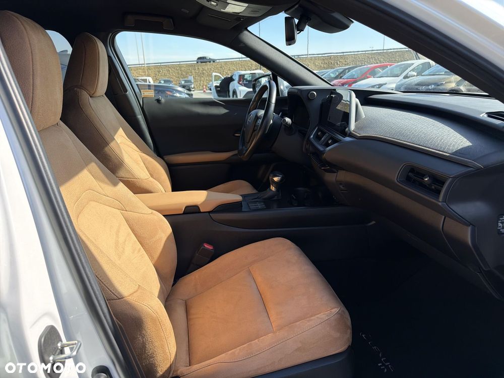 Lexus UX 250h GPF Business 2WD - 9