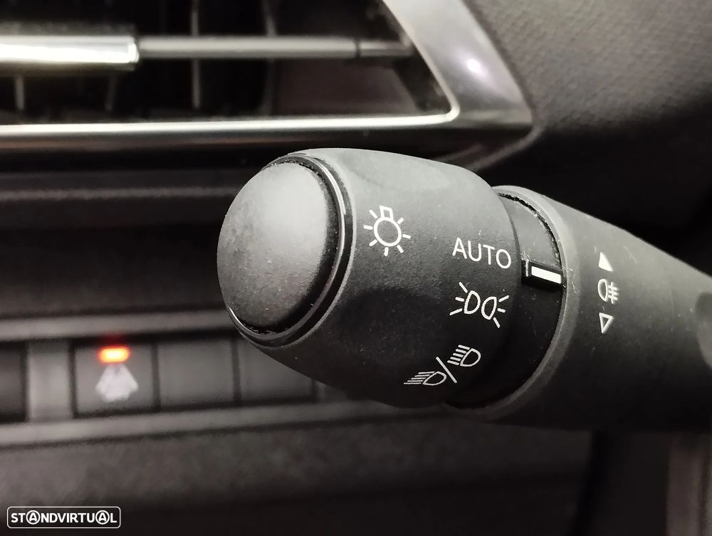 Peugeot 5008 1.5 BlueHDi Active Pack EAT8 - 24