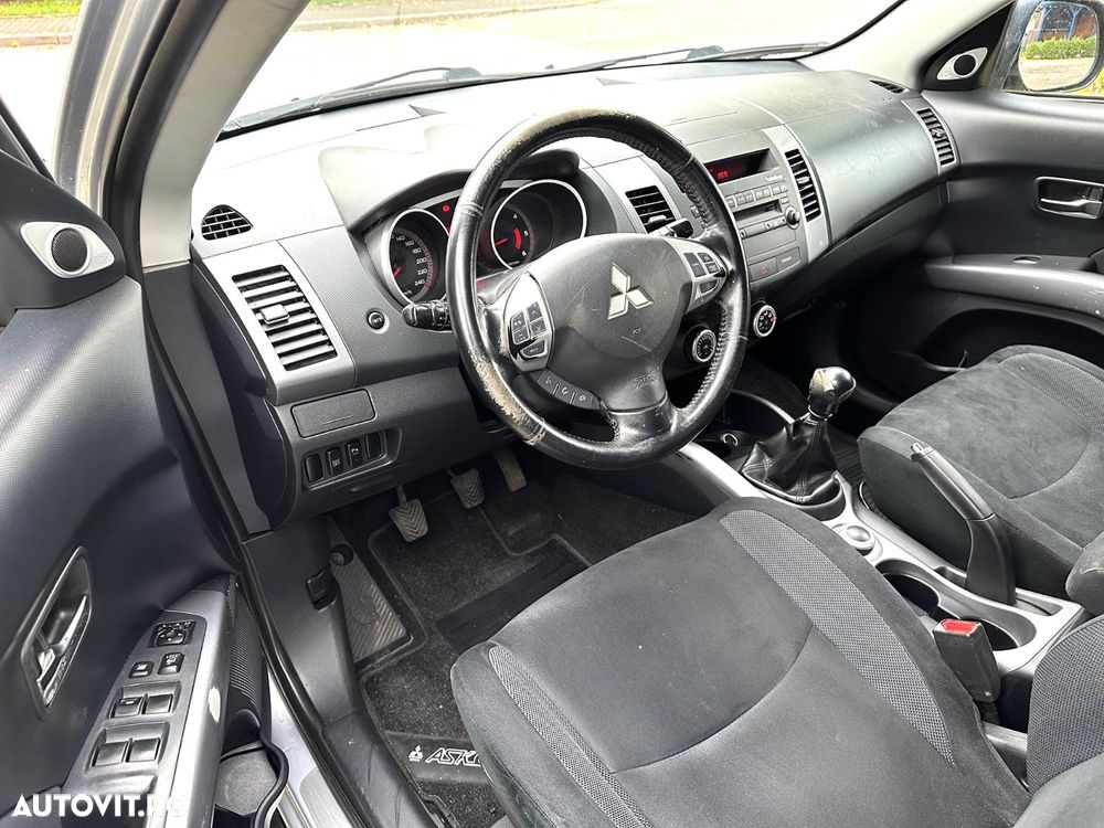 Mitsubishi Outlander 2.2 DI-D Intense + - 13