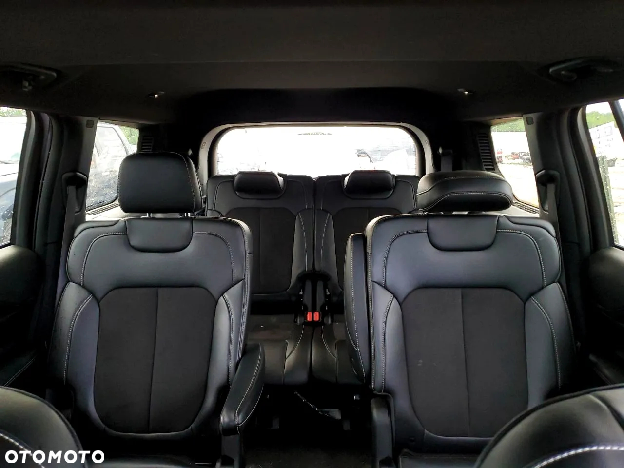 Jeep Grand Cherokee - 11
