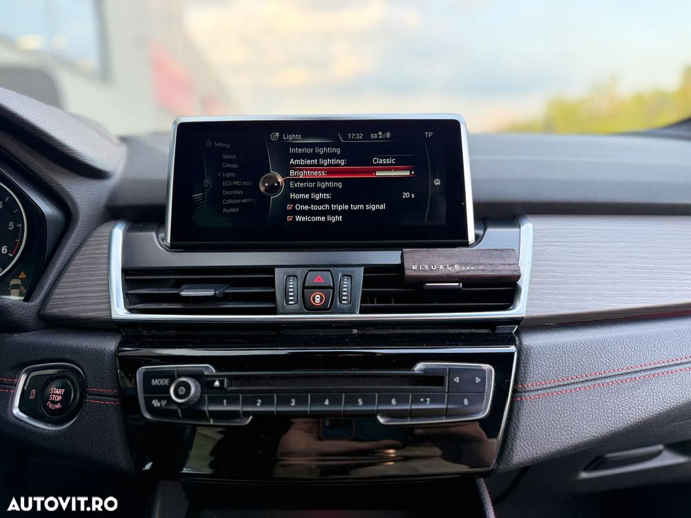 BMW Seria 2 218d - 25
