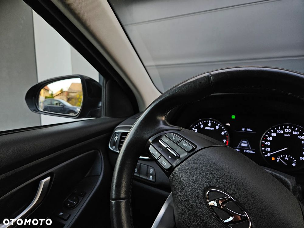 Hyundai i30 1.5 DPI Classic + - 20