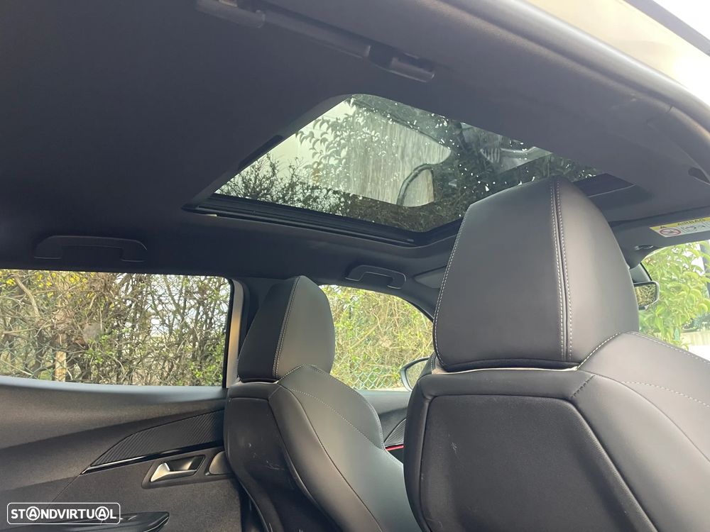 Peugeot e-2008 GT Pack - 25