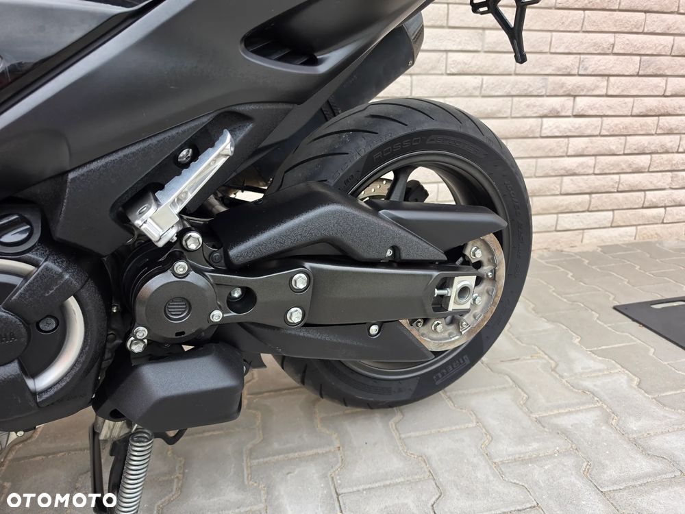 Yamaha Tmax - 22