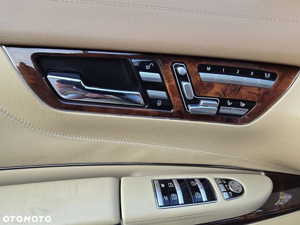 Mercedes-Benz CL 500 4-Matic BlueEff - 29