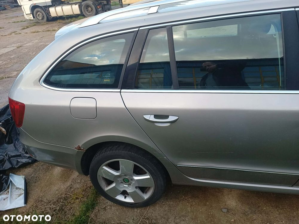 Skoda Superb 2.0 TDI Ambition - 6