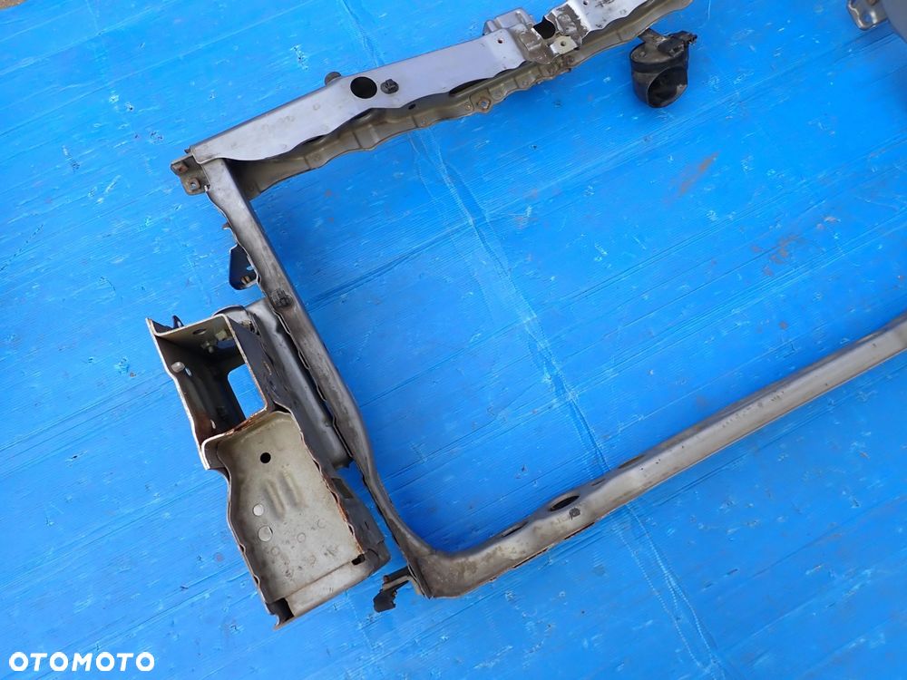 TOYOTA VERSO 09-13 PAS PRZEDNI 8T4 - 6