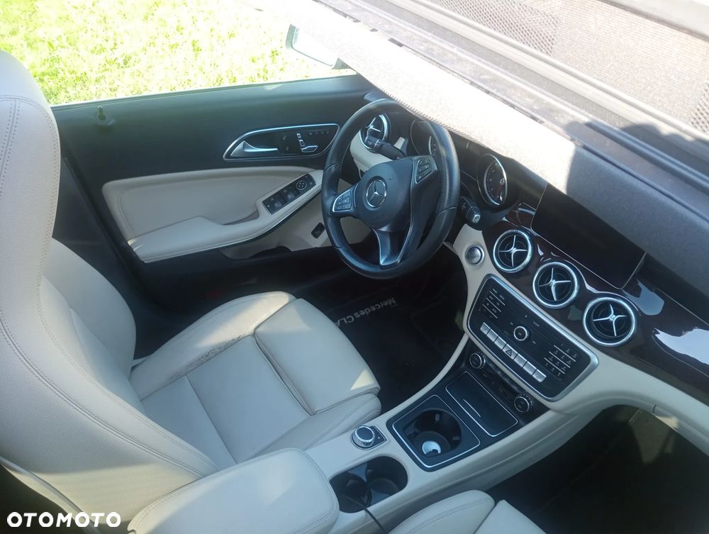 Mercedes-Benz CLA 250 4-Matic - 16
