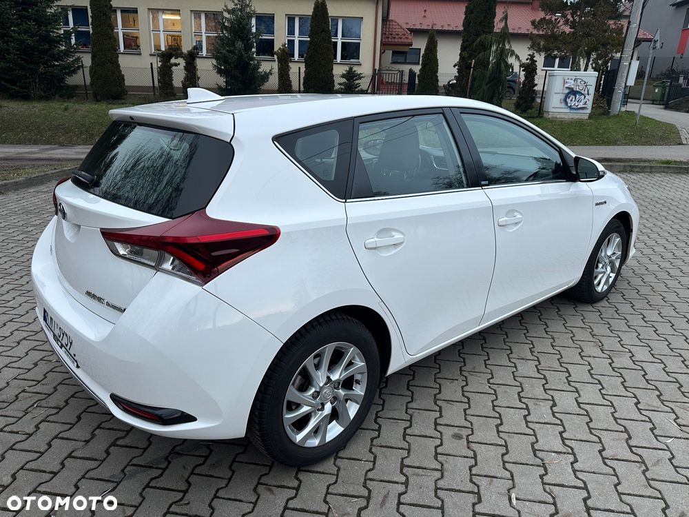 Toyota Auris 1.8 HSD Prestige - 6